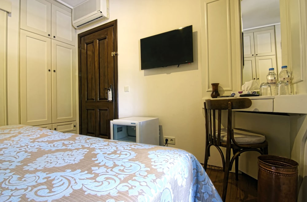 Minyon Hotel 15/74