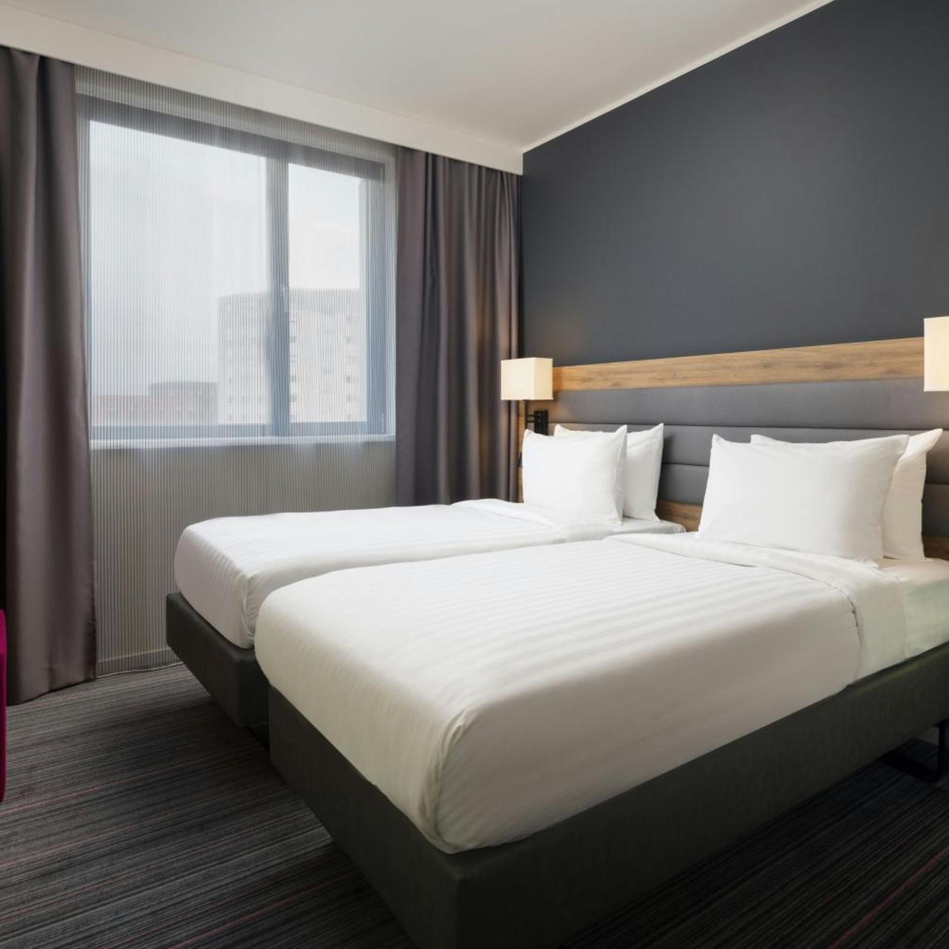 Moxy, Twin Beds