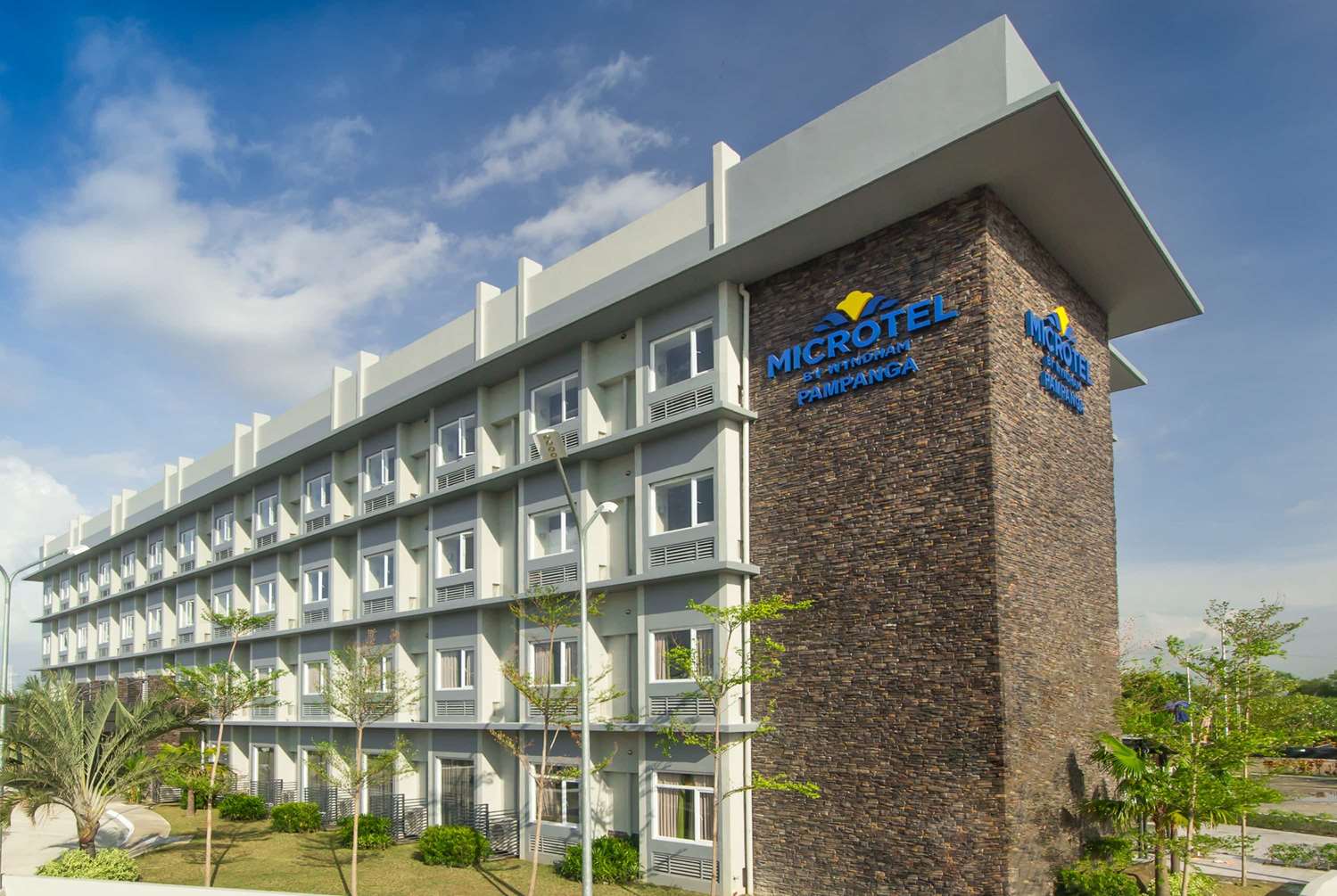Microtel Inn & Suites by Wyndham San Fernando 1/3