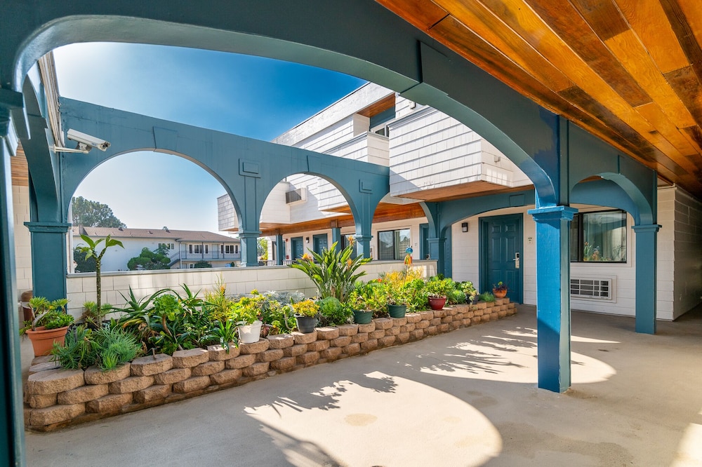 Art Hotel Laguna Beach 3/41