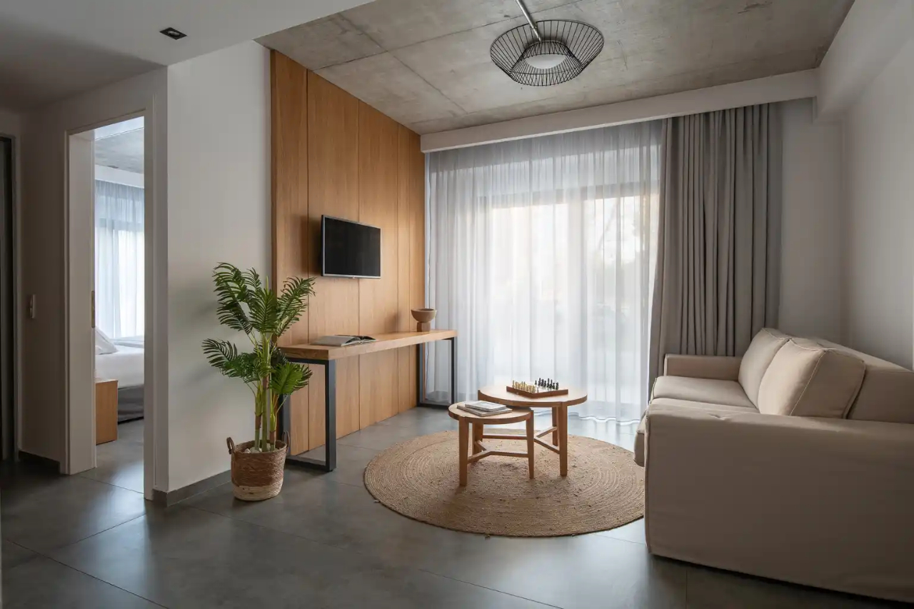 The Oak Hotel 78/101