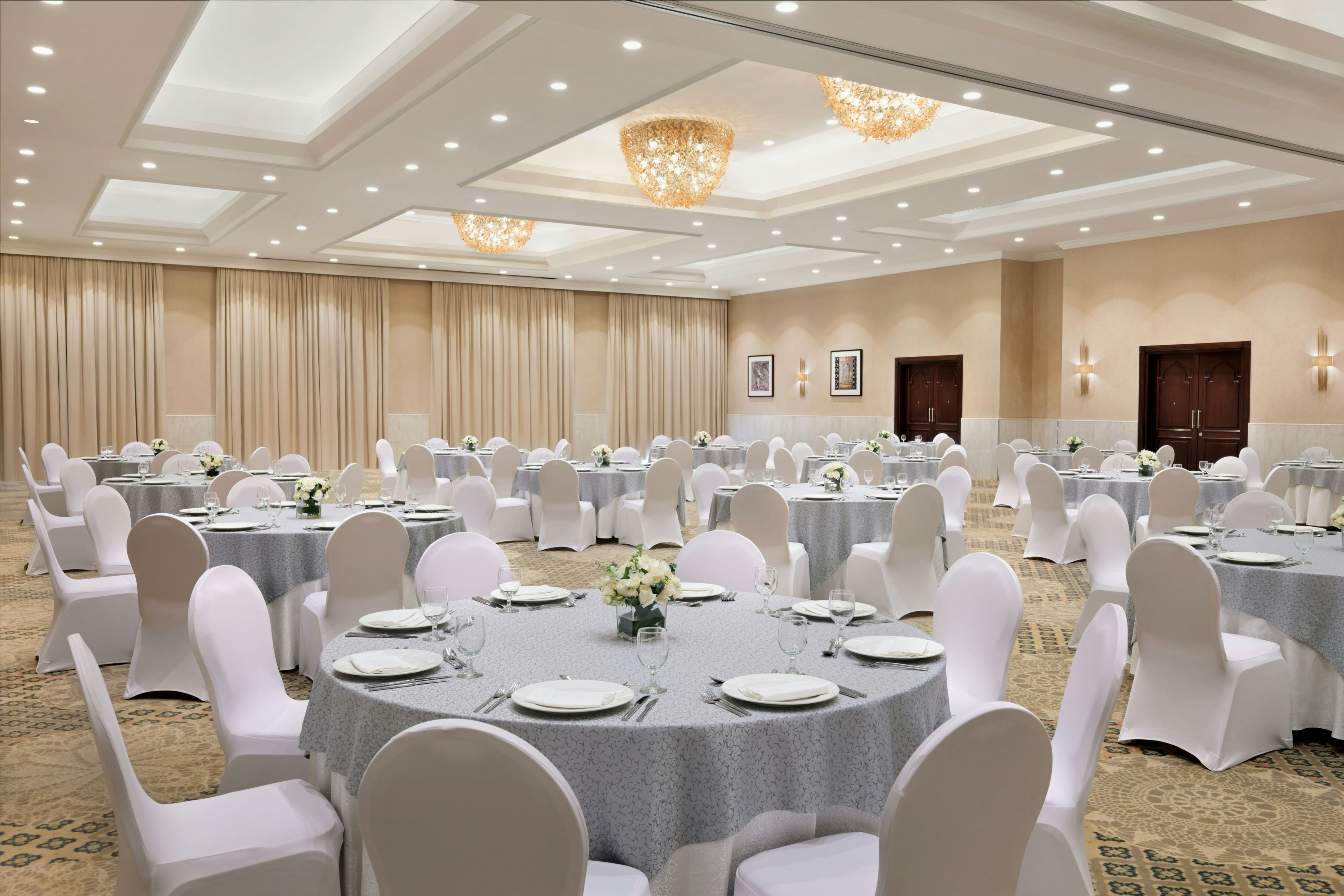 Crowne Plaza Muscat 61/72