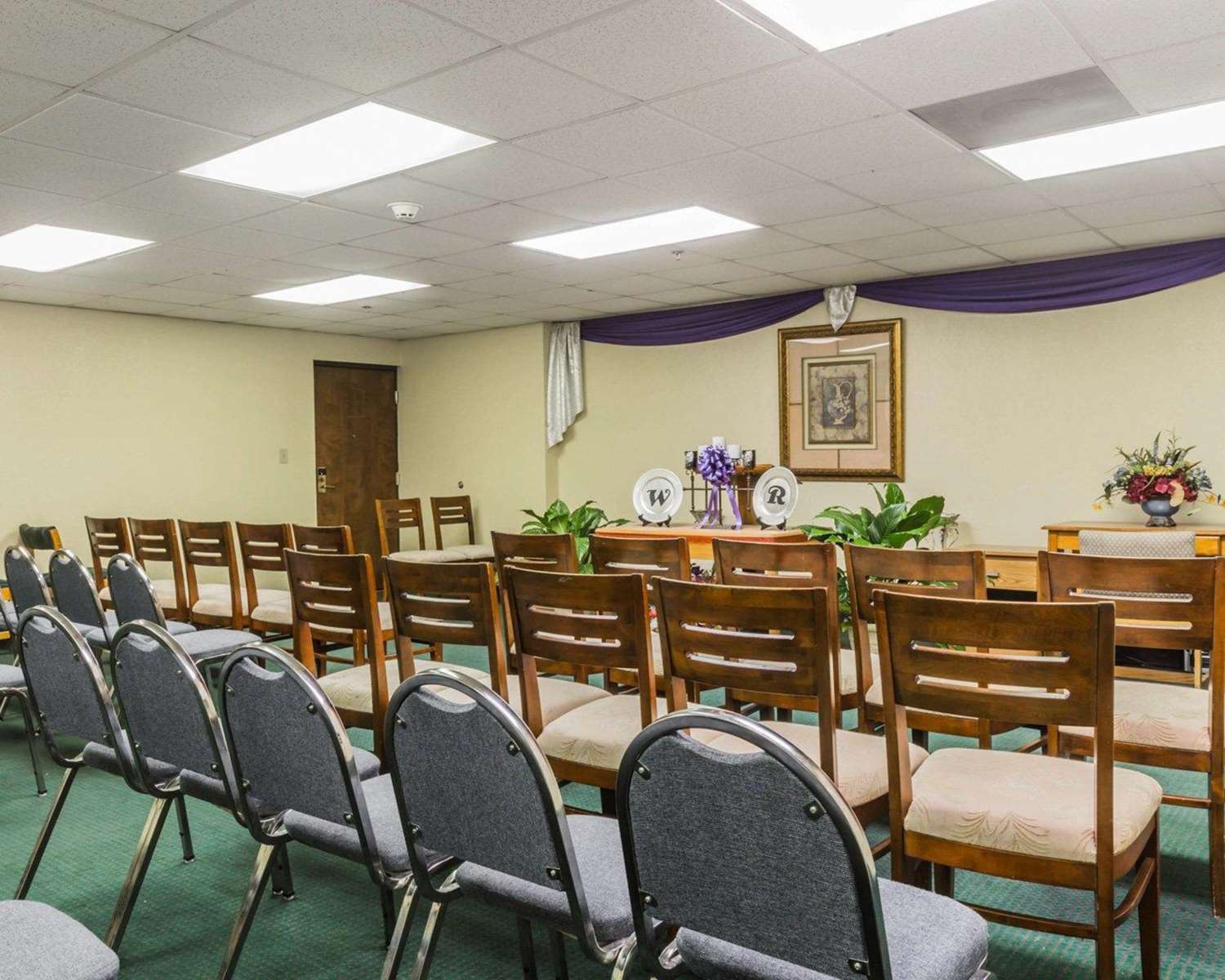 Quality Inn & Suites North Montgomery 23/34