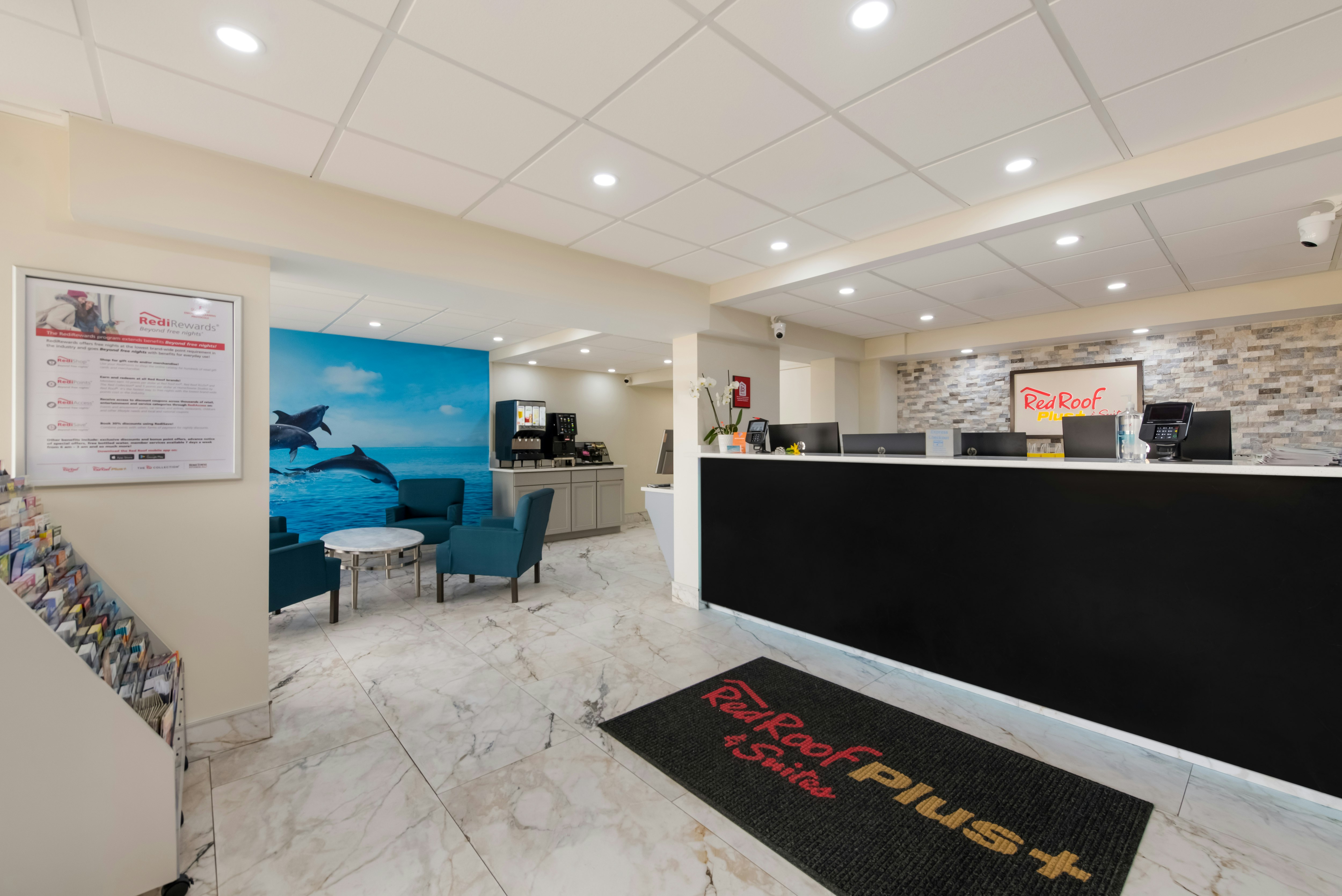 Red Roof PLUS+ & Suites Virginia Beach - Seaside 9/45