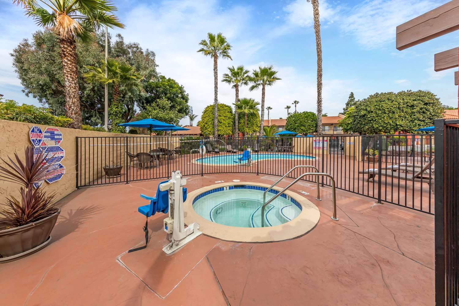 Best Western Americana Inn 44/44