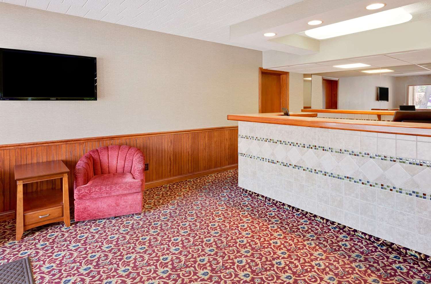 Super 8 by Wyndham Traverse City 3/21