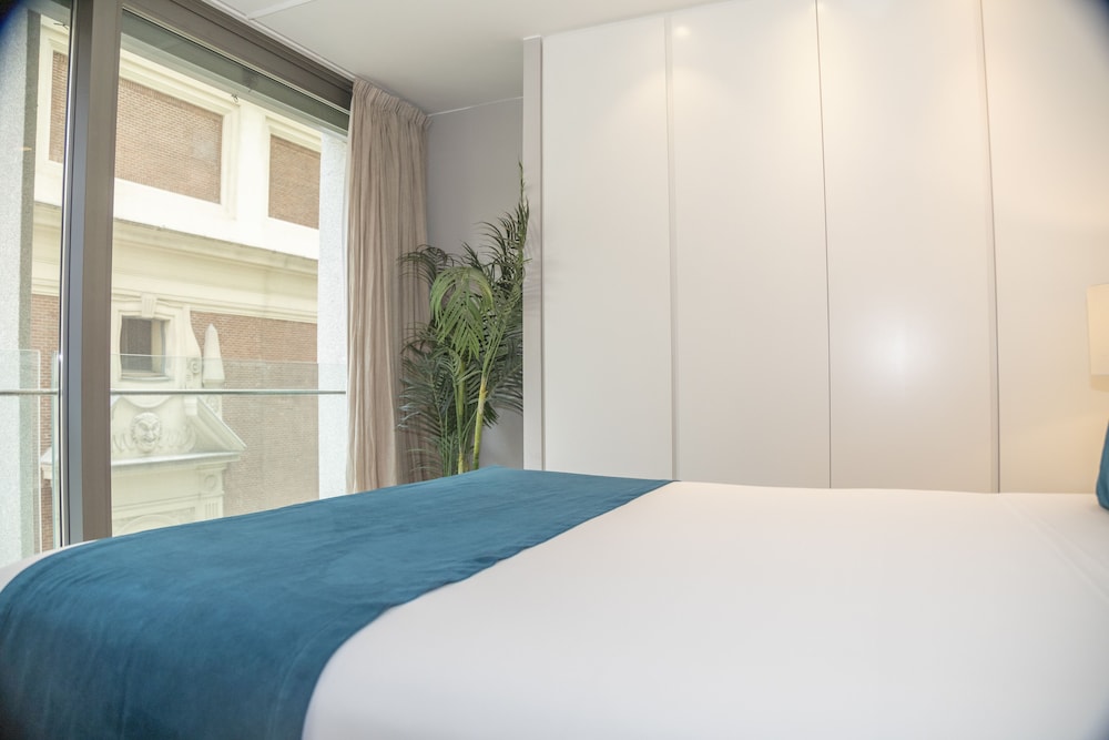 SmartRental Collection Gran Via Centric II 15/57