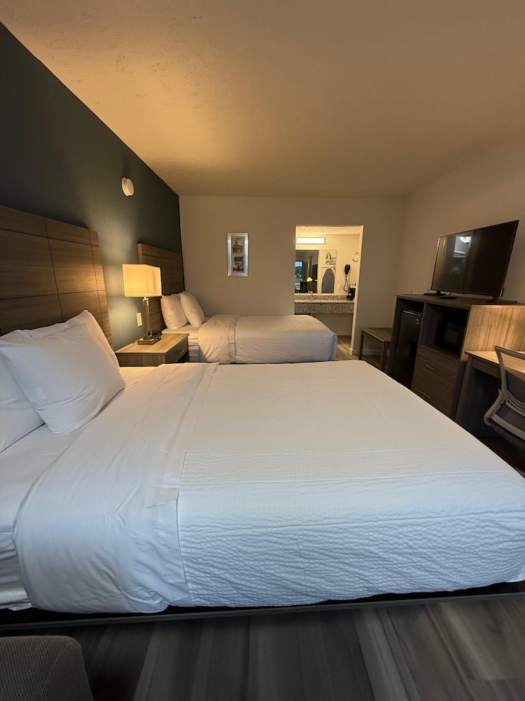Baymont by Wyndham Lumberton NC 16/52