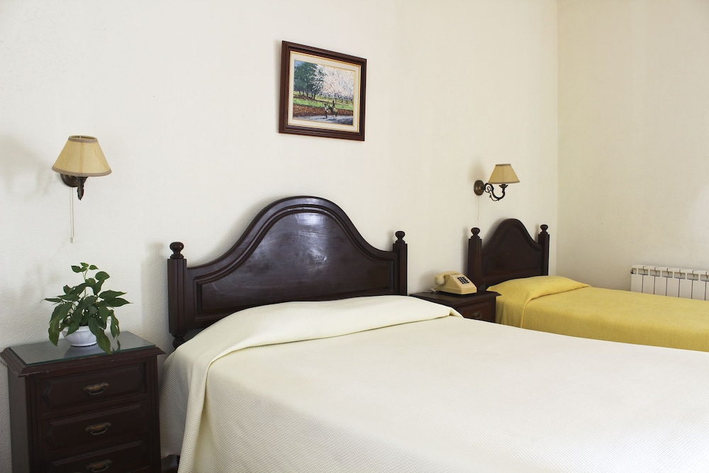 ROOM, TRIPLE, LAGOON OR SEA VIEW, BALCONY