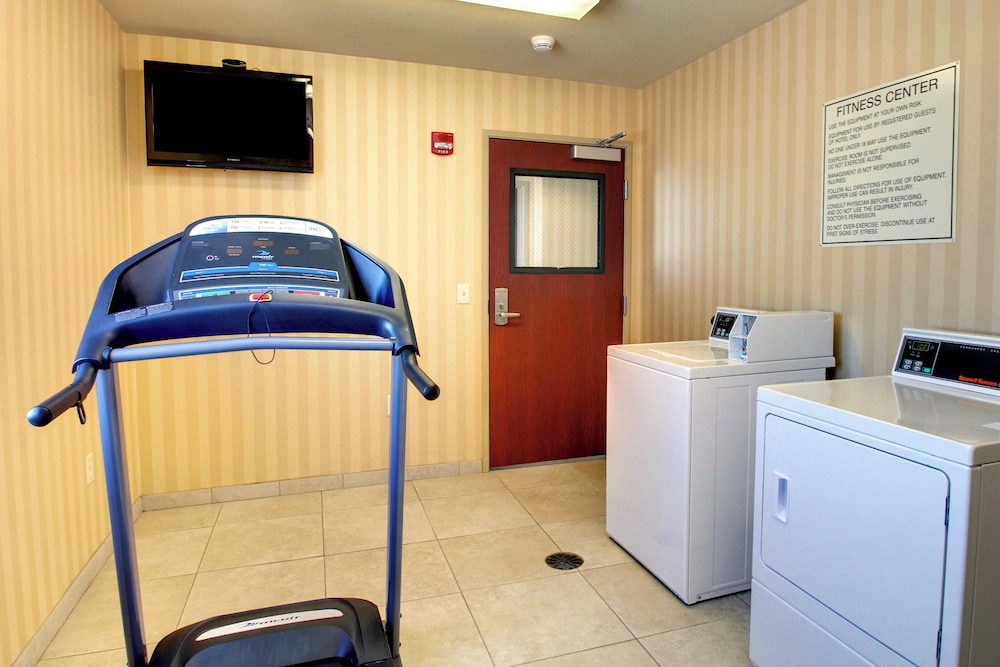 Cobblestone Inn & Suites - Carrington 59/67