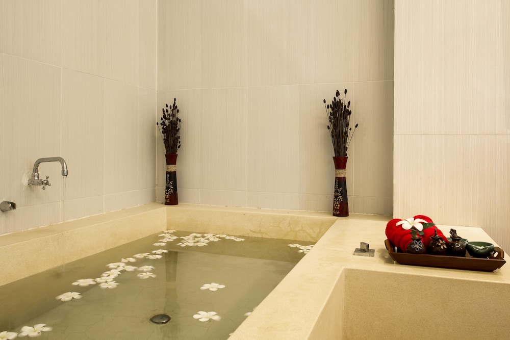 Estella Phuket Mai Khao Beach Resort 40/66
