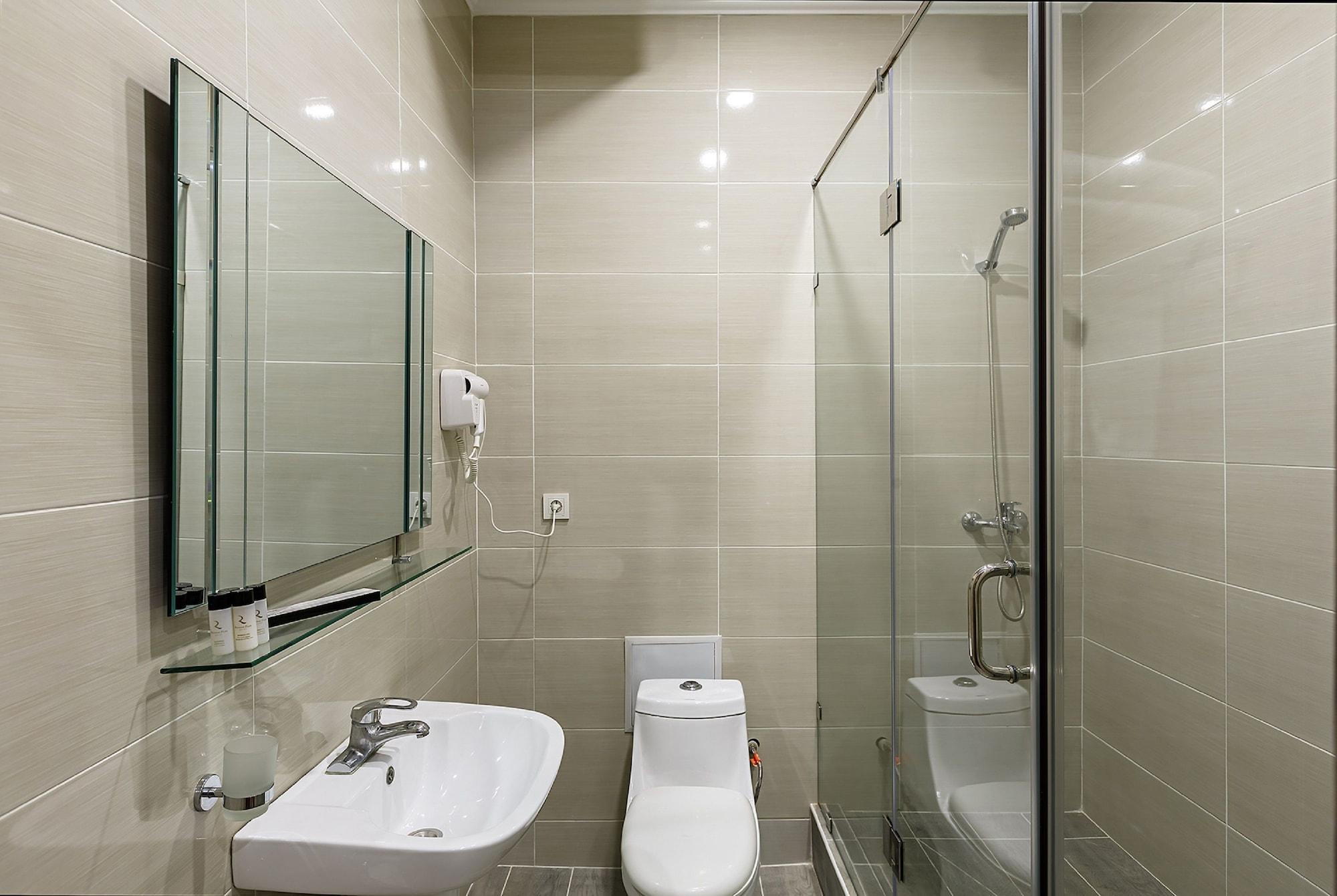 Renion Hotel Almaty 78/80