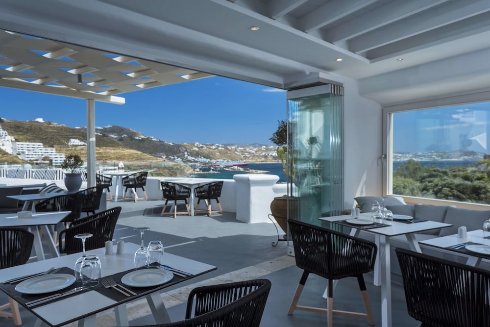Mykonos Princess 37/50