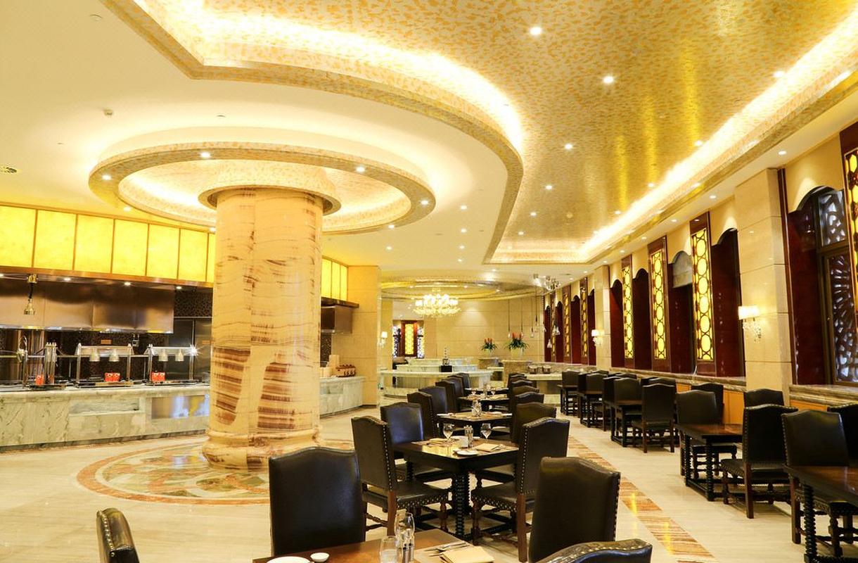 Royal Seaside Hotel and Hot Springs Xiamen 24/37