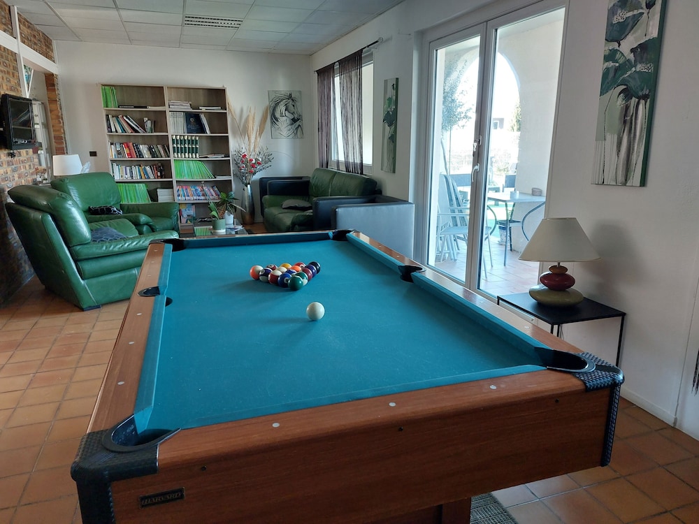 Brit Hotel Bosquet 31/50