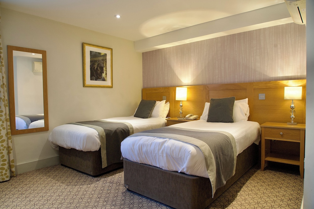 EXECUTIVE, TWIN BEDS