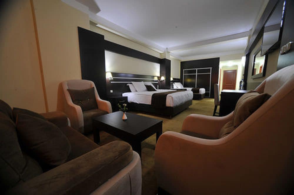 Numidien Hotel 20/36