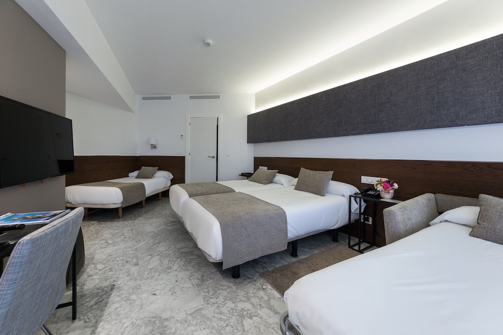 Hotel Avenida 20/62