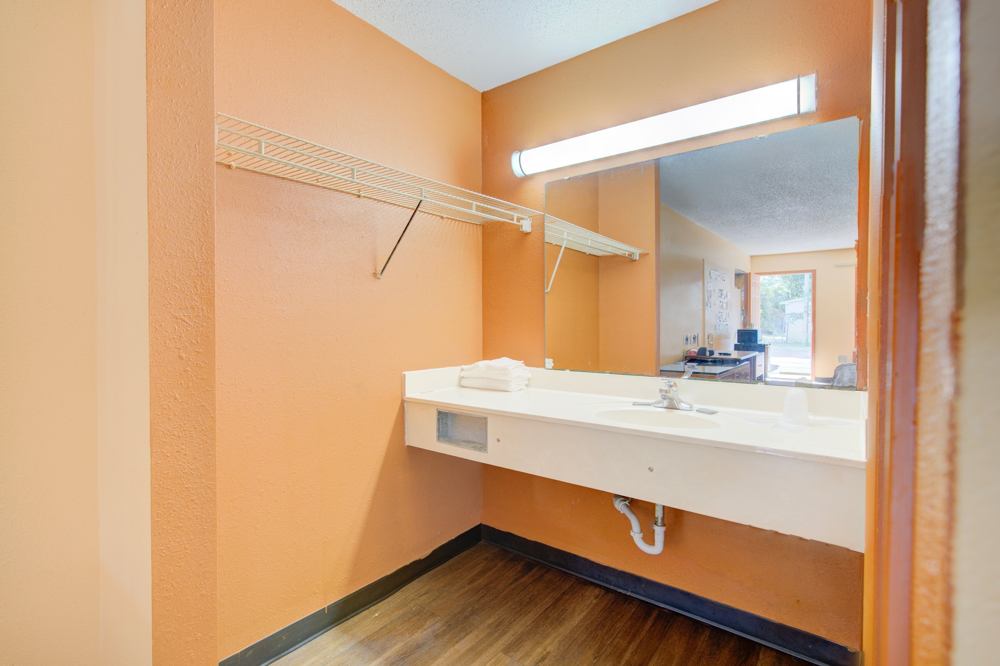 Hotel O Deluxe Inn Kingstree SC HWY 52 27/29