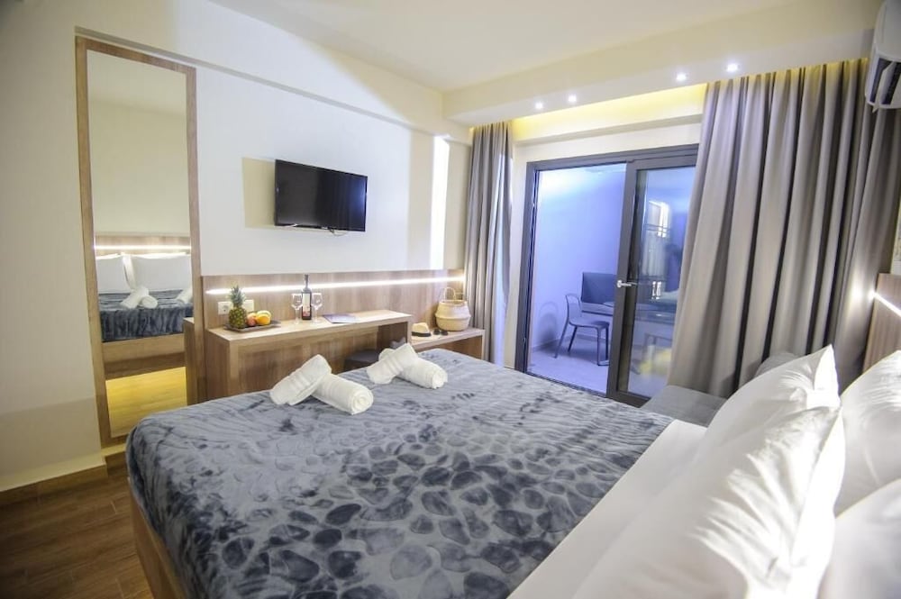 YAKINTHOS HOTEL 10/28