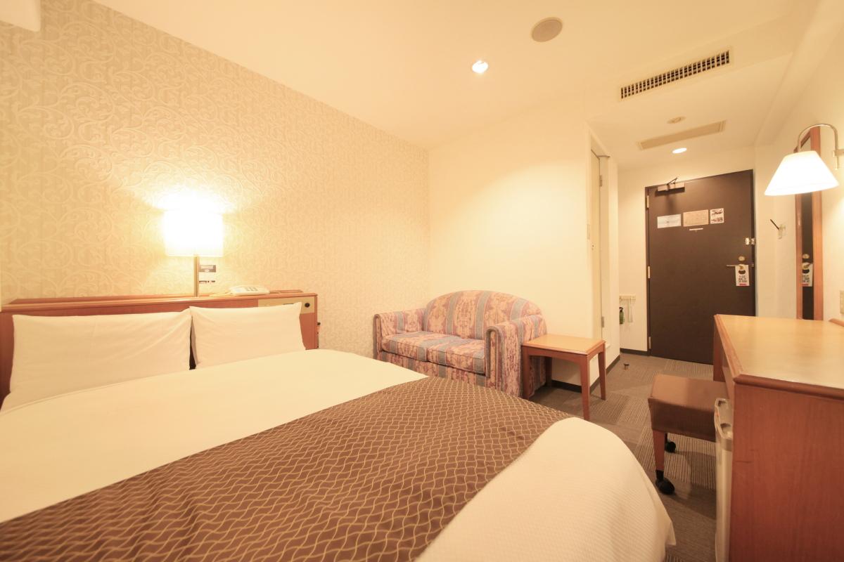 ROOM, DOUBLE BED