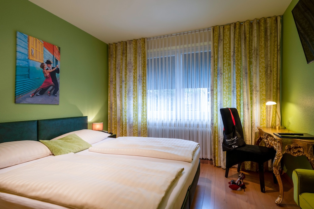 Hotel Arosa (Hotel Arosa Dusseldorf Oberkassel) 7/34