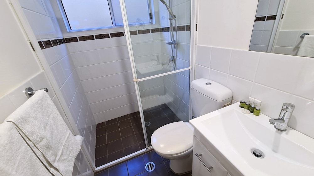 Mercure Lake Macquarie Raffertys Resort 72/74