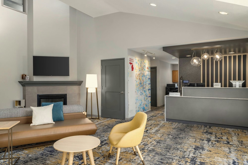 Towneplace Suites By Marriott Detroit Dearborn 21/33
