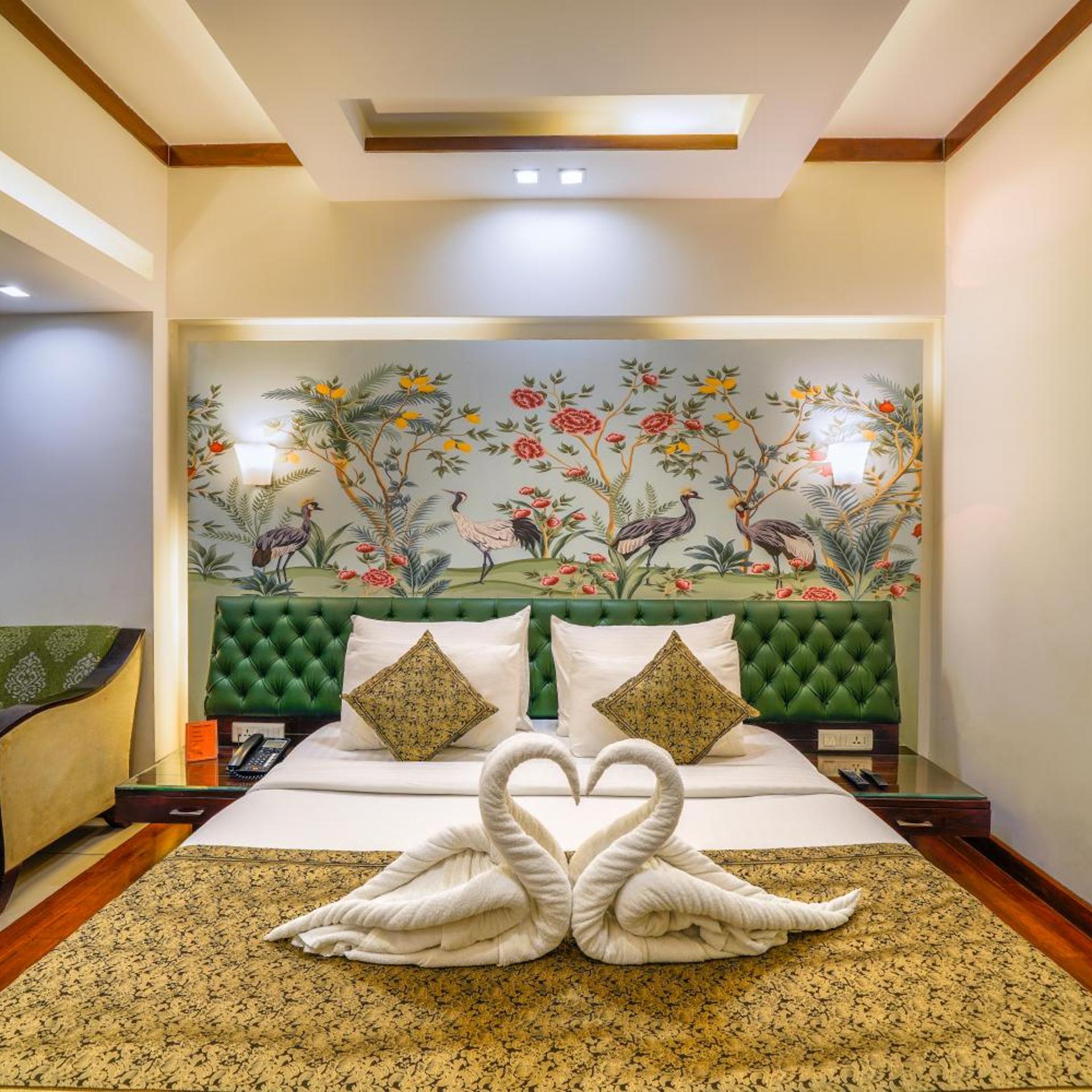 Hotel Saffron Leaf 25/50