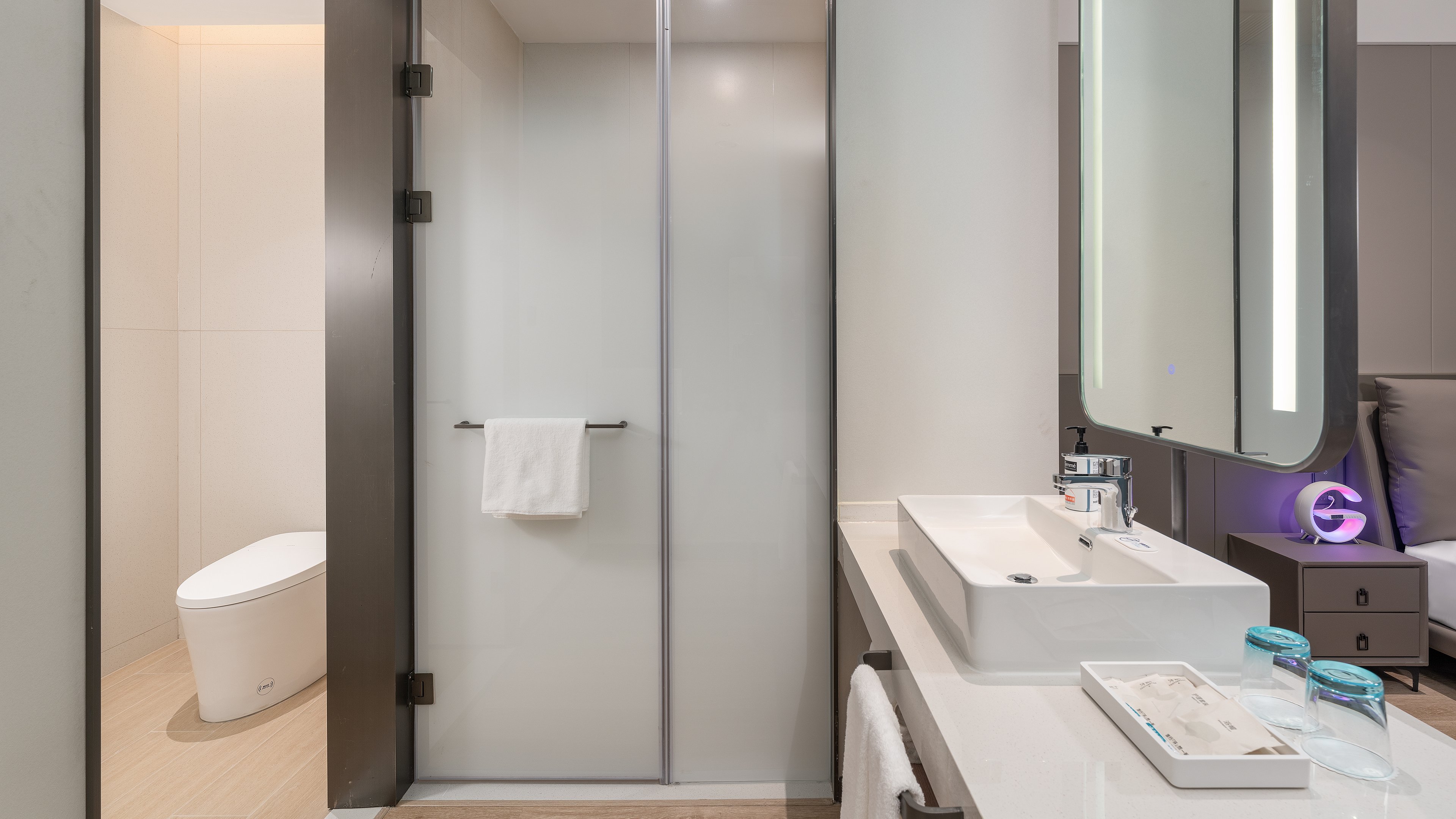 Holiday Inn Express Yangzhou Grand Canal Theatre 37/44