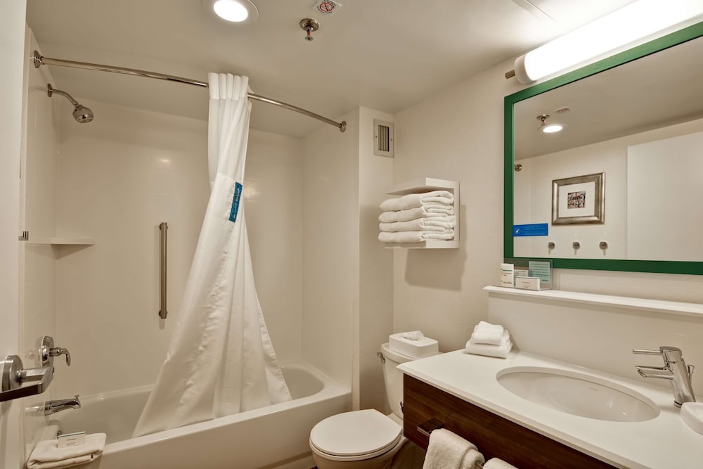 Hampton Inn Albany Wolf Road 20/65