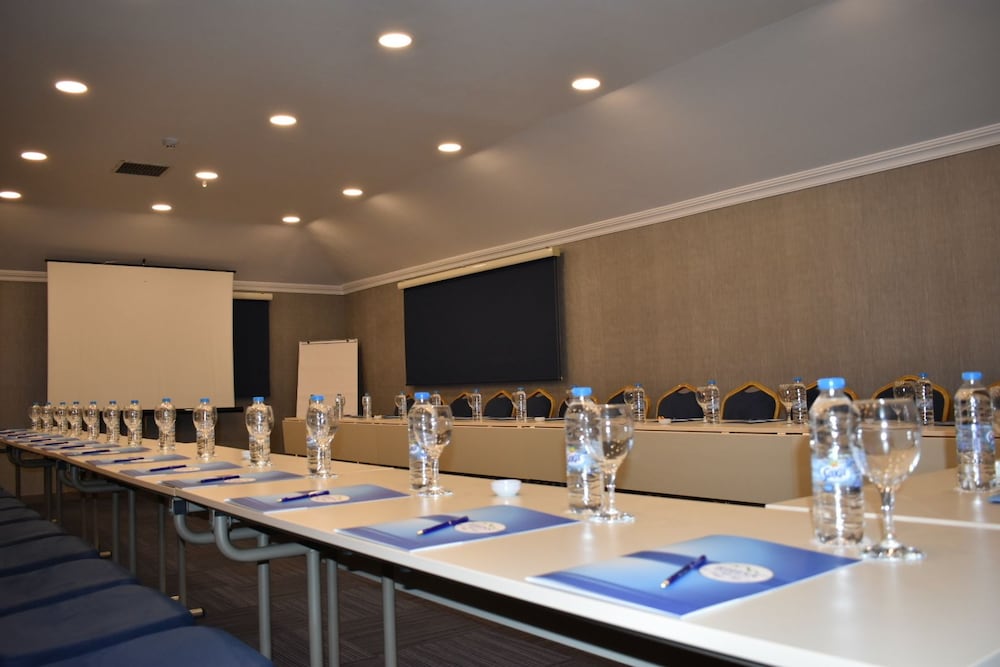 Rhiss Hotel Bostanci 57/64