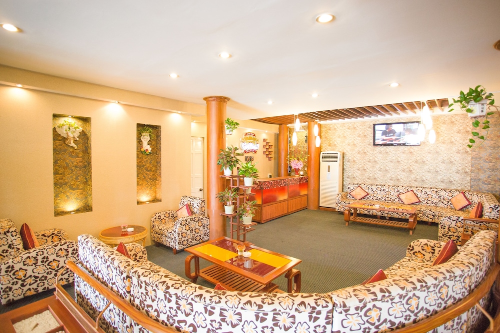 Royal Hotel 24/30