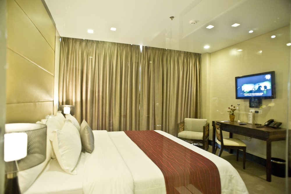 Goldberry Suites and Hotel Mactan 11/49