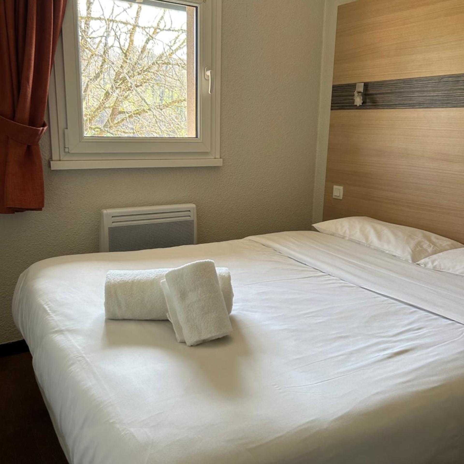 P'TIT DEJ-HOTEL ANNECY NORD 7/48