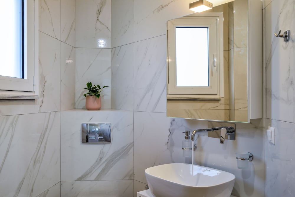 Elia Residences 53/59