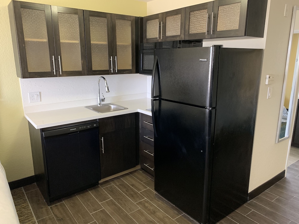 Candlewood Suites Grand Prairie Arlington An Ihg Hotel 35/40