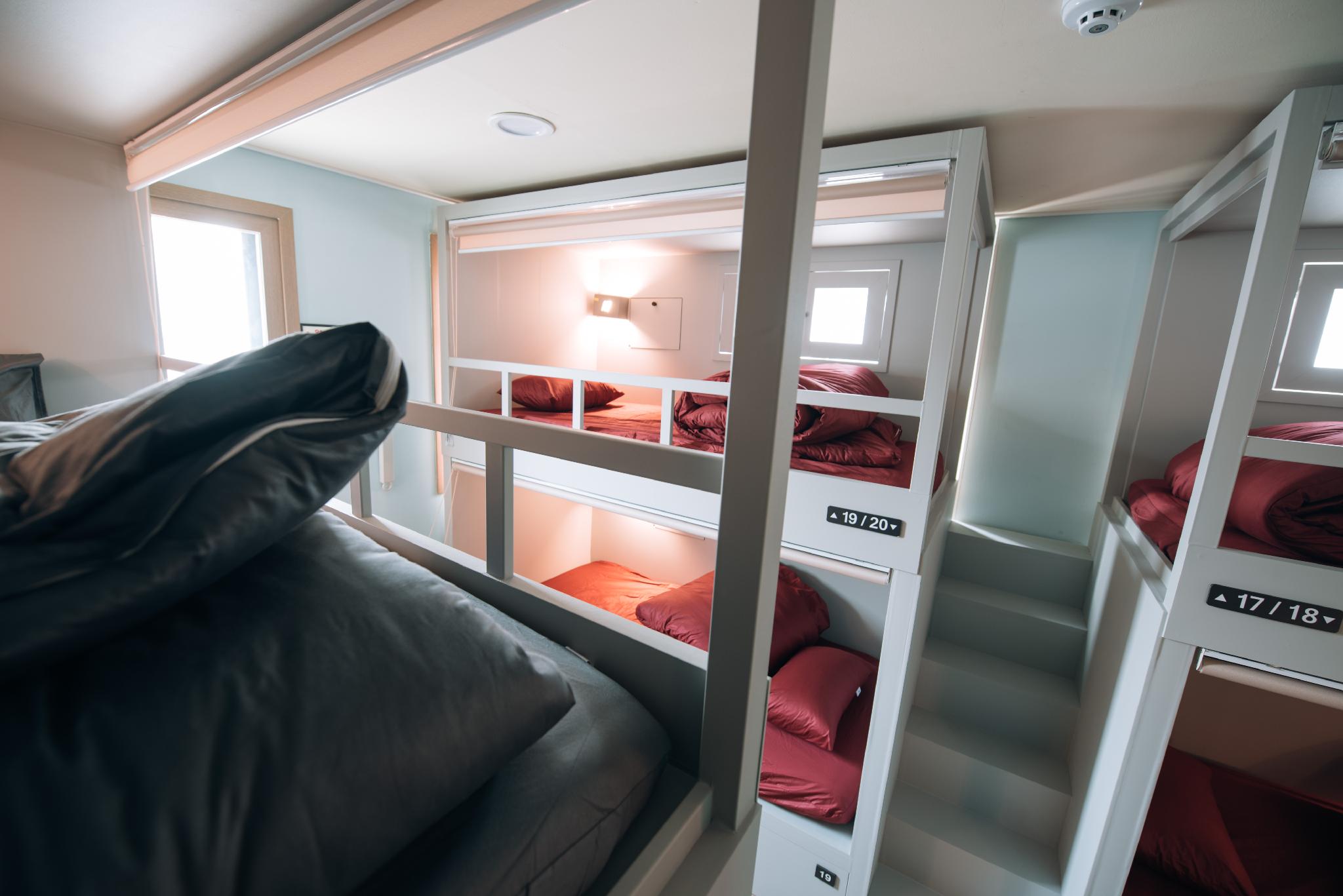 Female Dorm, Female Only, Superior, 8 Beds