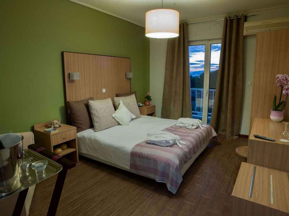 Myrto Hotel 38/90