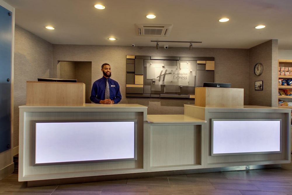 Holiday Inn Express Baltimore-Bwi Airport West 7/70