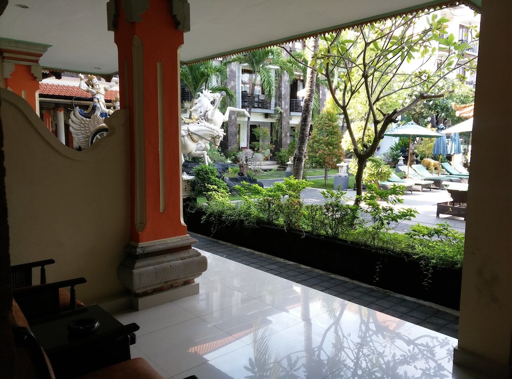La Walon Hotel 9/48