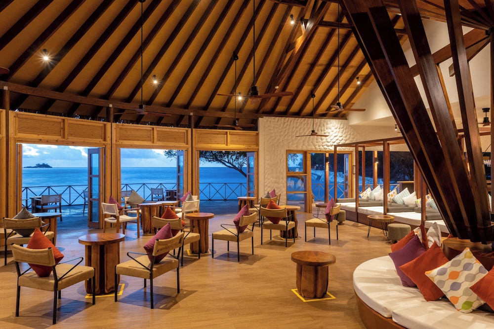 Cinnamon Dhonveli Maldives 77/89