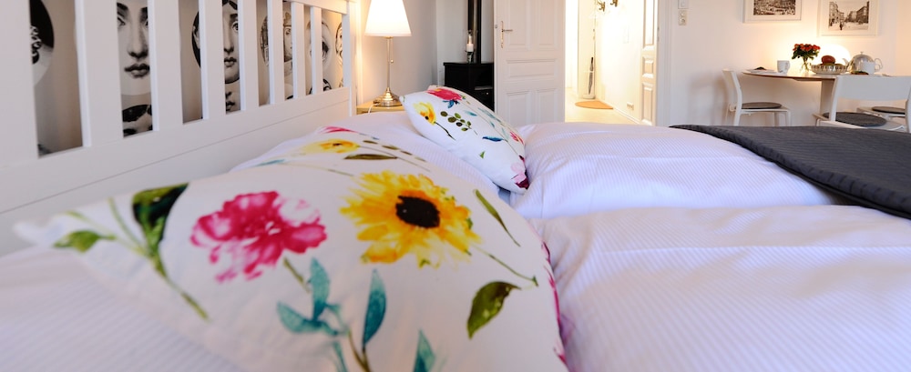 2 Bedrooms, Top, Superior, Apartment, King Bed, Sofa, Kitchen، Leuhusen Boutique Apartments 6/10