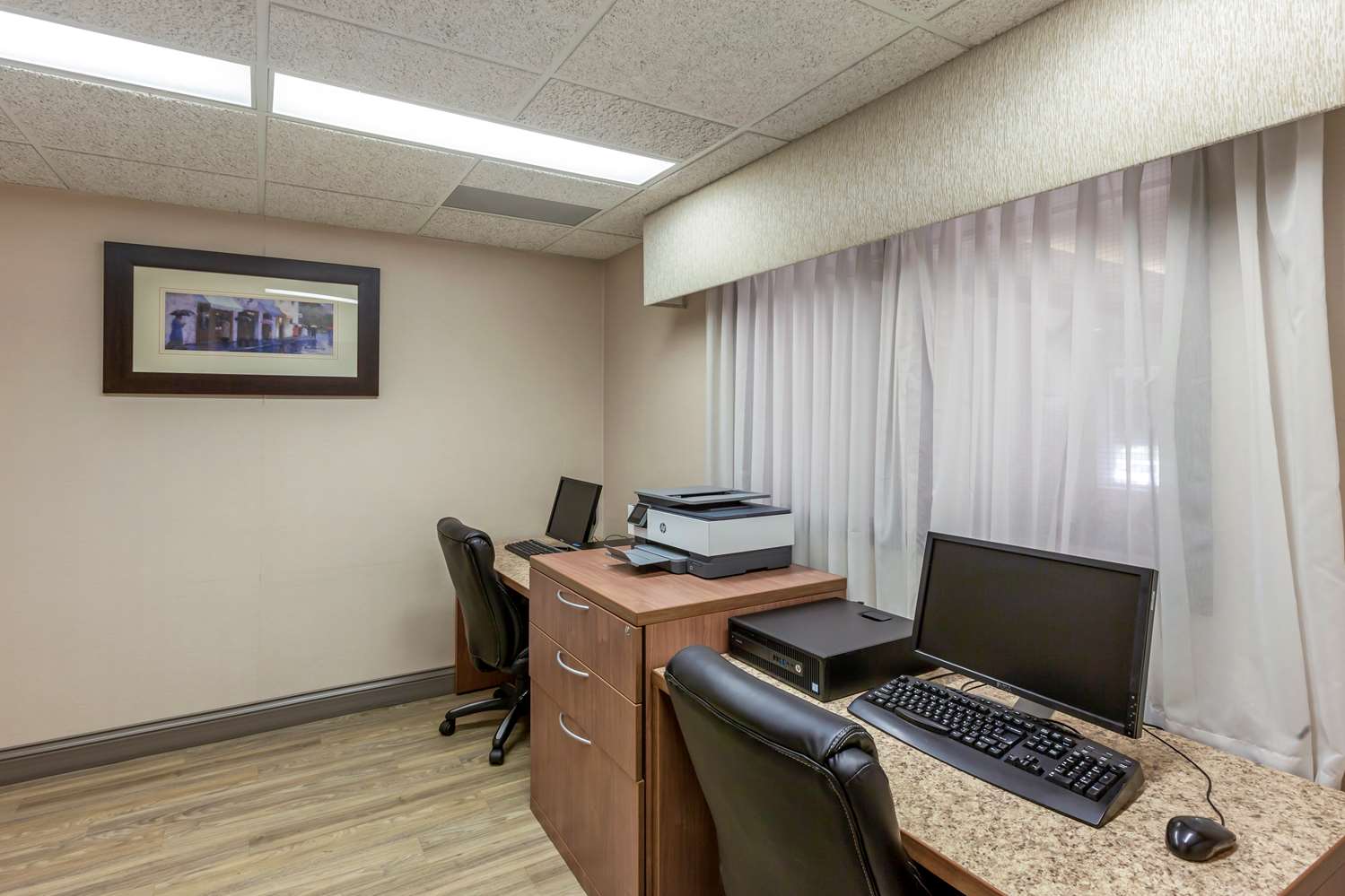 Best Western Plus Burlington Inn and Suites 16/21