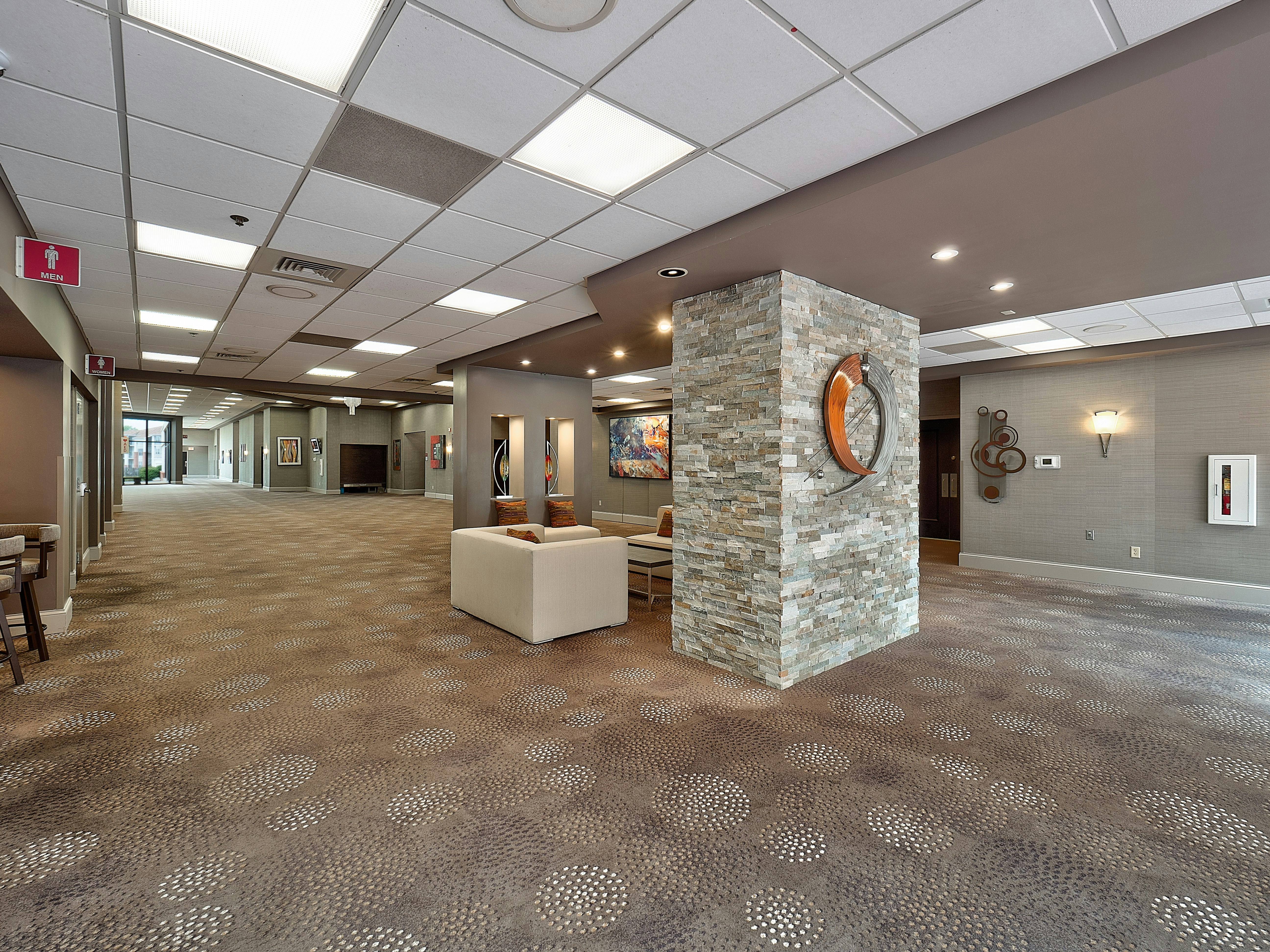 Doubletree By Hilton Bloomington 13/76