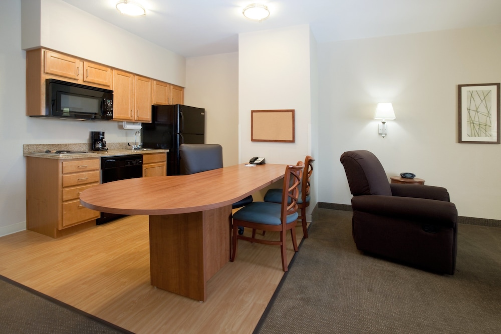 CANDLEWOOD SUITES CRAIG-NORTHWEST 48/70