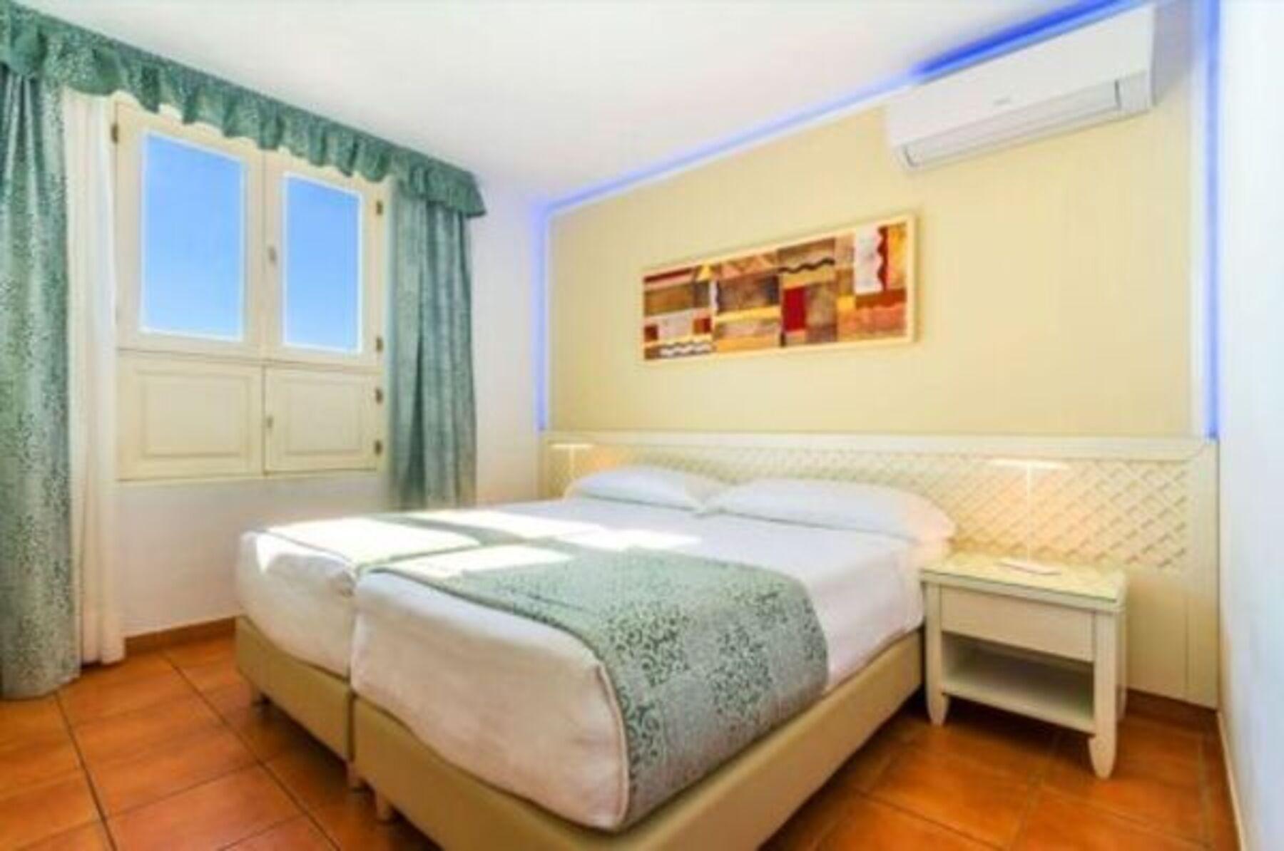 2 Bedrooms, Apartment, Side Sea View, Balcony or Terrace