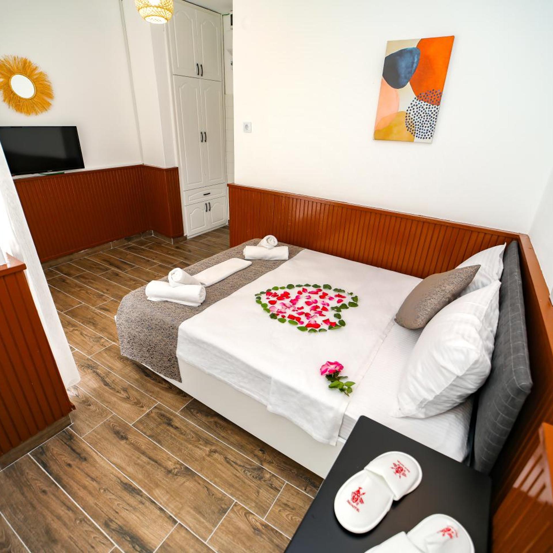 Zulu Hotel 9/30