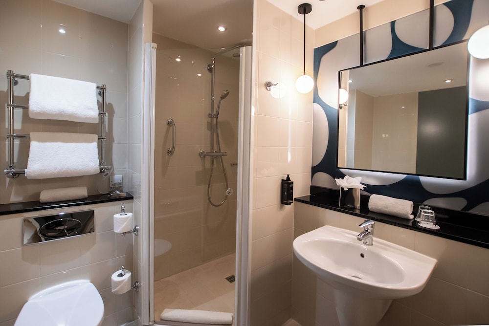 Mercure Sheffield St Paul's Hotel & Spa 77/77