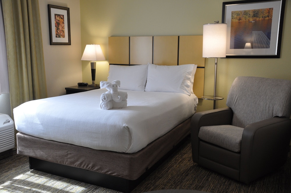 Candlewood Suites Washington Dulles 13/50
